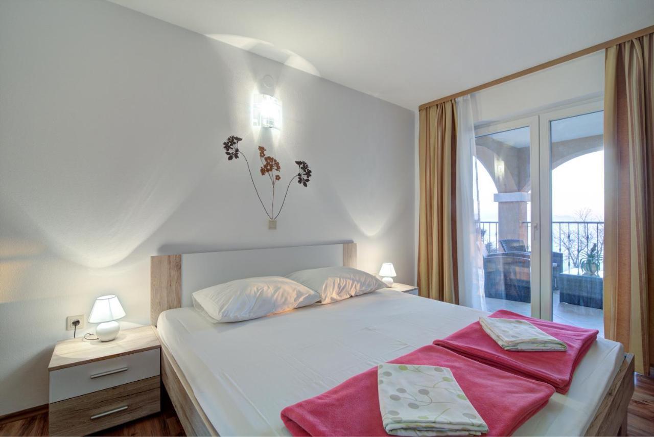 Apartments Lucia Senj 1 Buitenkant foto
