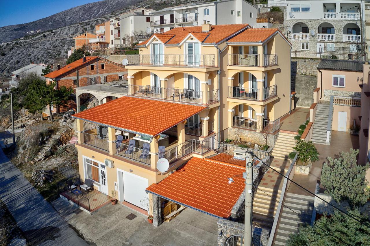 Apartments Lucia Senj 1 Buitenkant foto