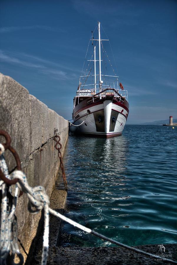Apartments Lucia Senj 1 Buitenkant foto